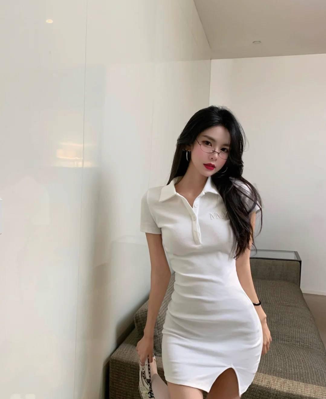 前凸后翘的妹子，爽翻天